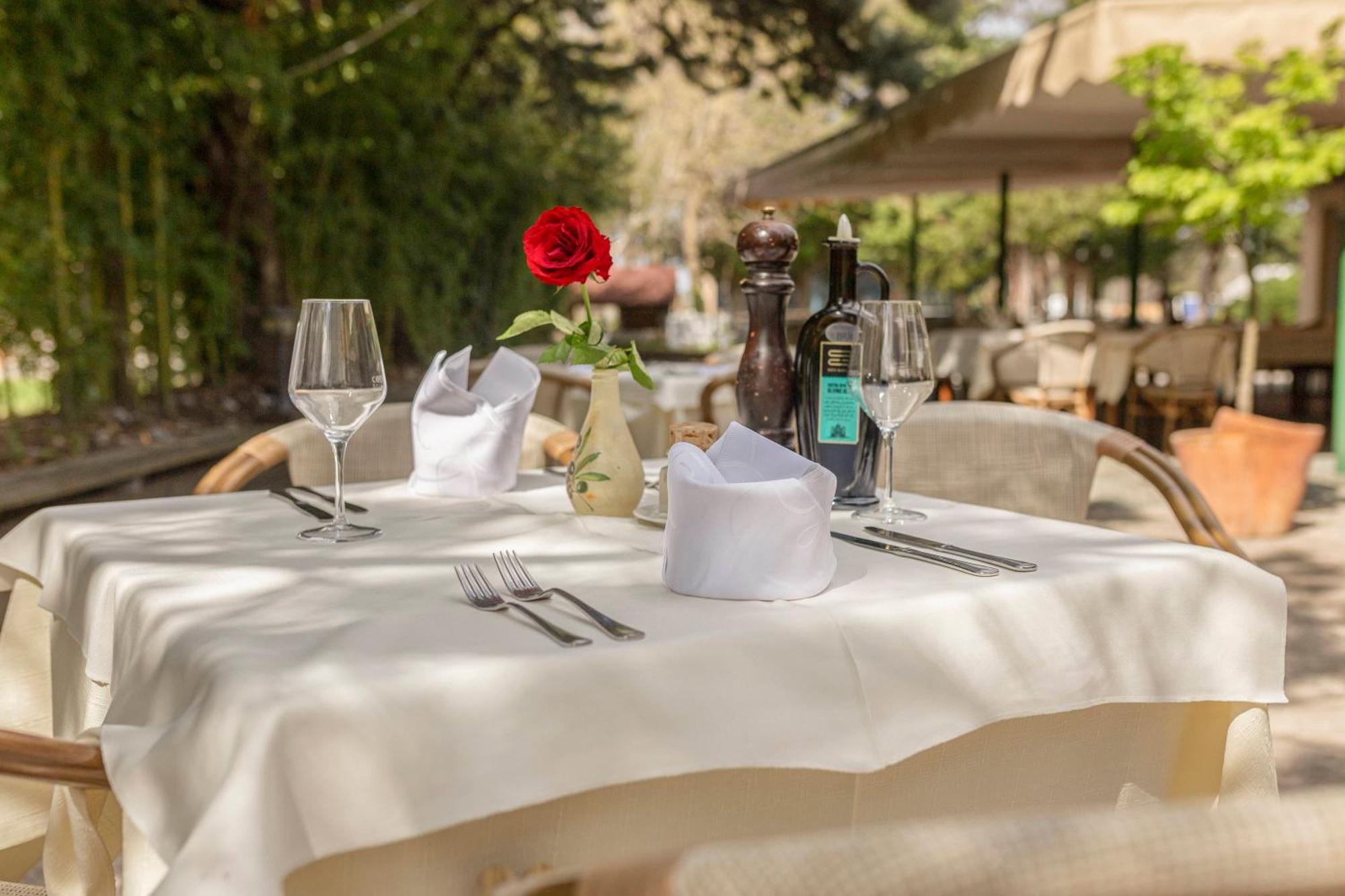 Restaurant Bric Dekani Екстер'єр фото