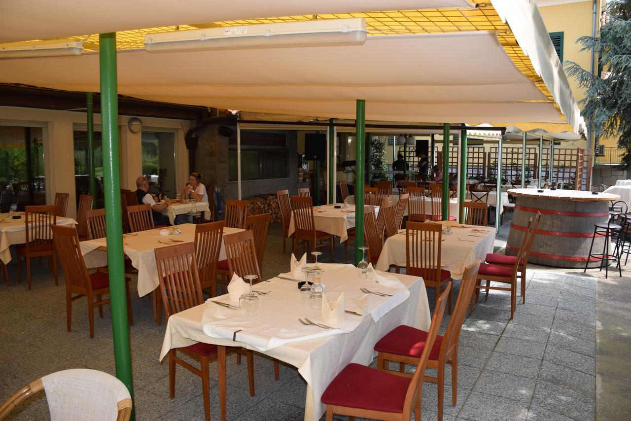 Restaurant Bric Dekani Екстер'єр фото